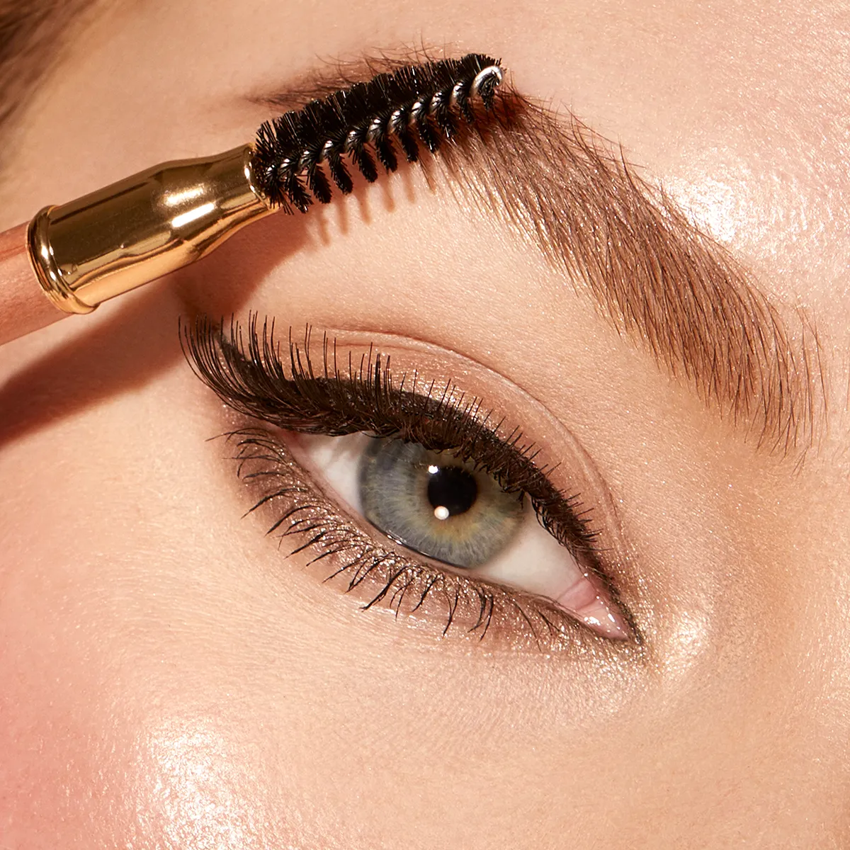 17-green-me-brow-pencil-1.webp